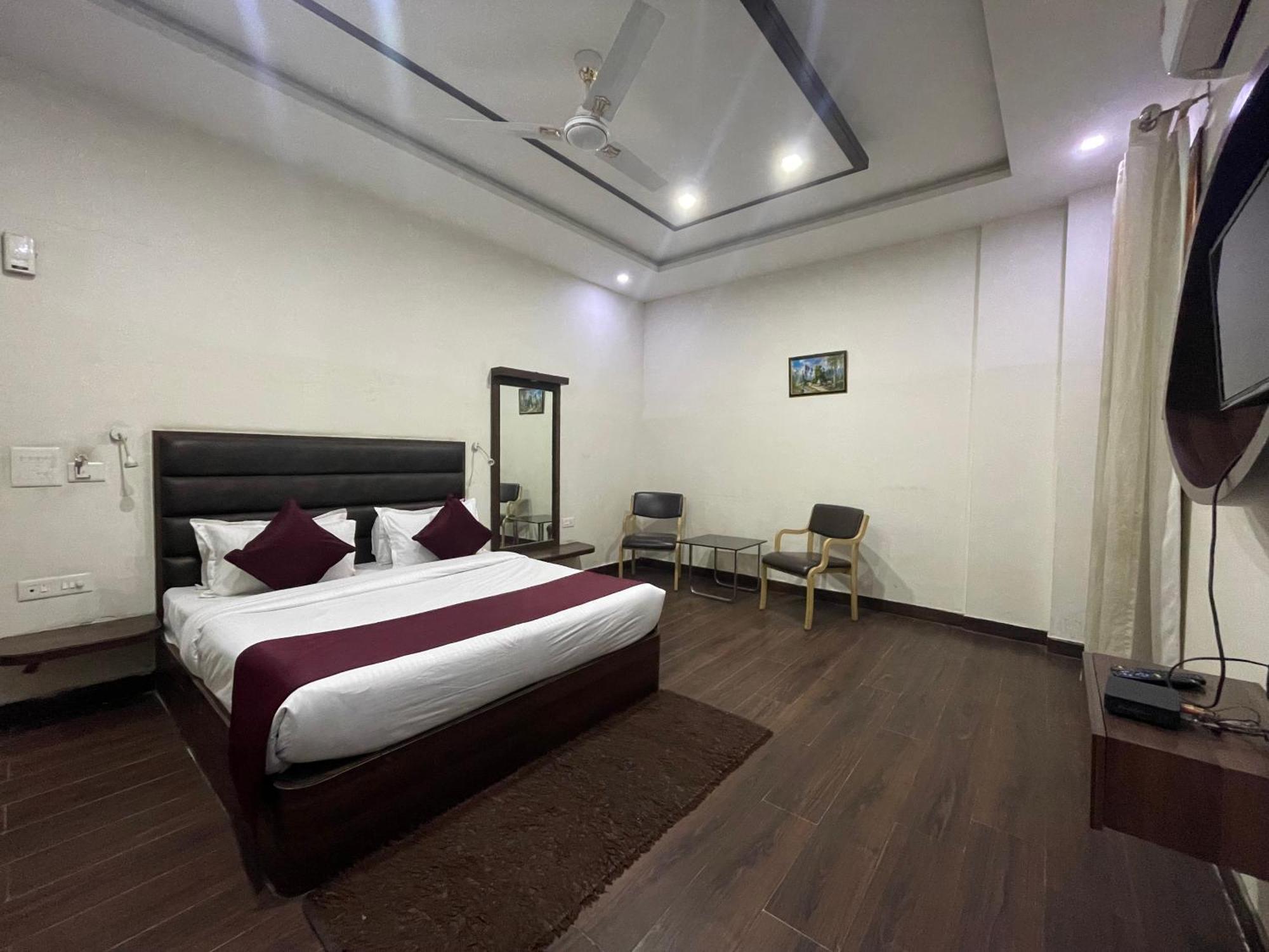 Hotel Opal Courtyard Agra  Exteriör bild